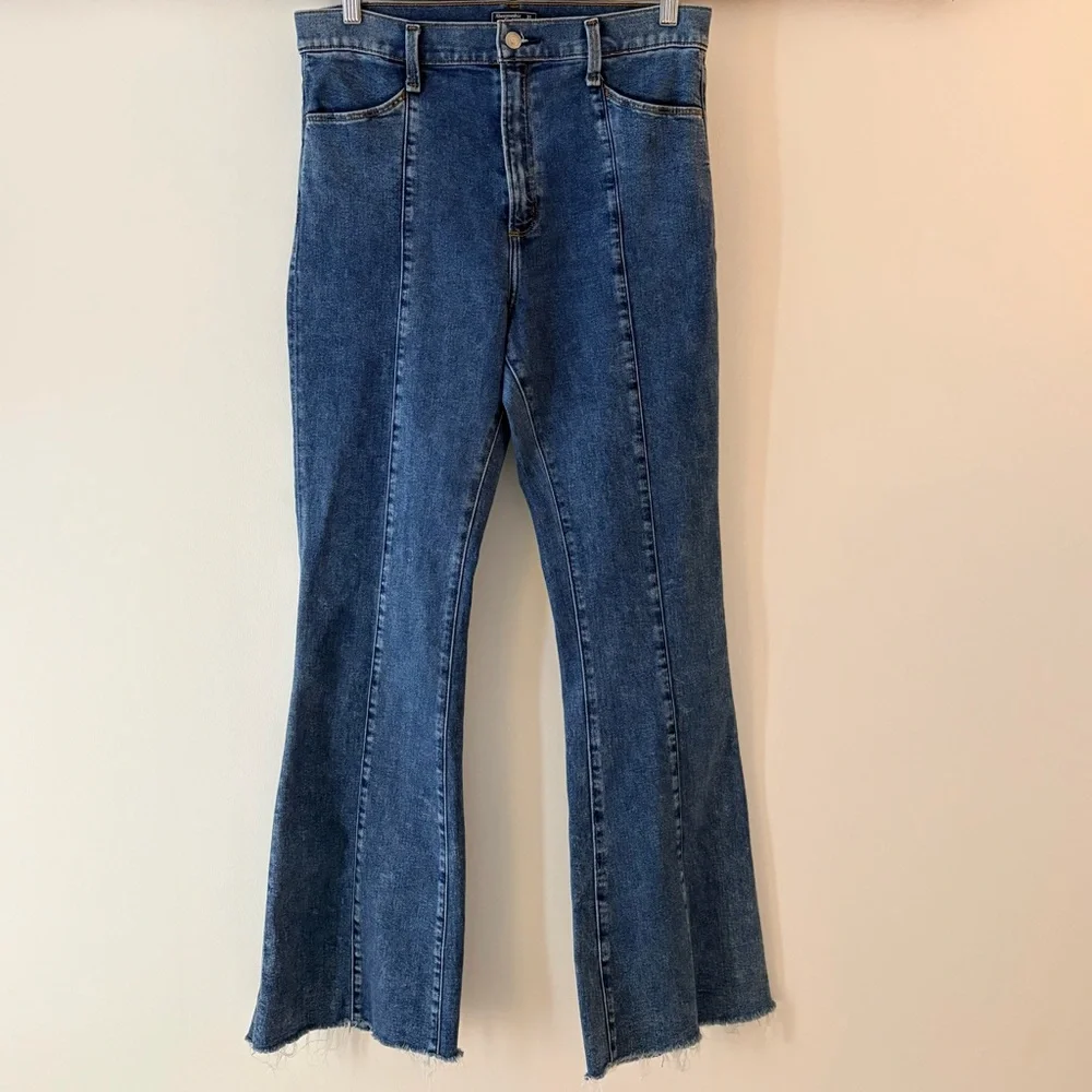 Abercrombie & Fitch—Ultra High Rise Flare Jeans, Med Wash Raw Hem (Size 31|12R) - Picture 4 of 7